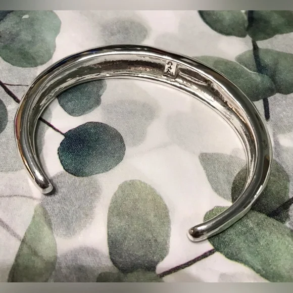 Chloe+Isabel Hammered Silver Cuff Bracelet - Picture 5 of 8